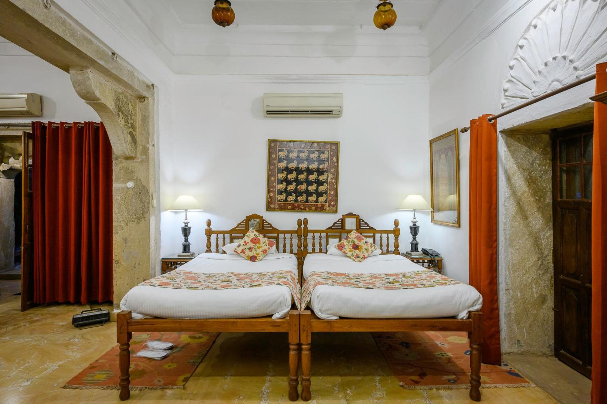 Neemrana'S - Deo Bagh Hotel Gwalior Bagian luar foto