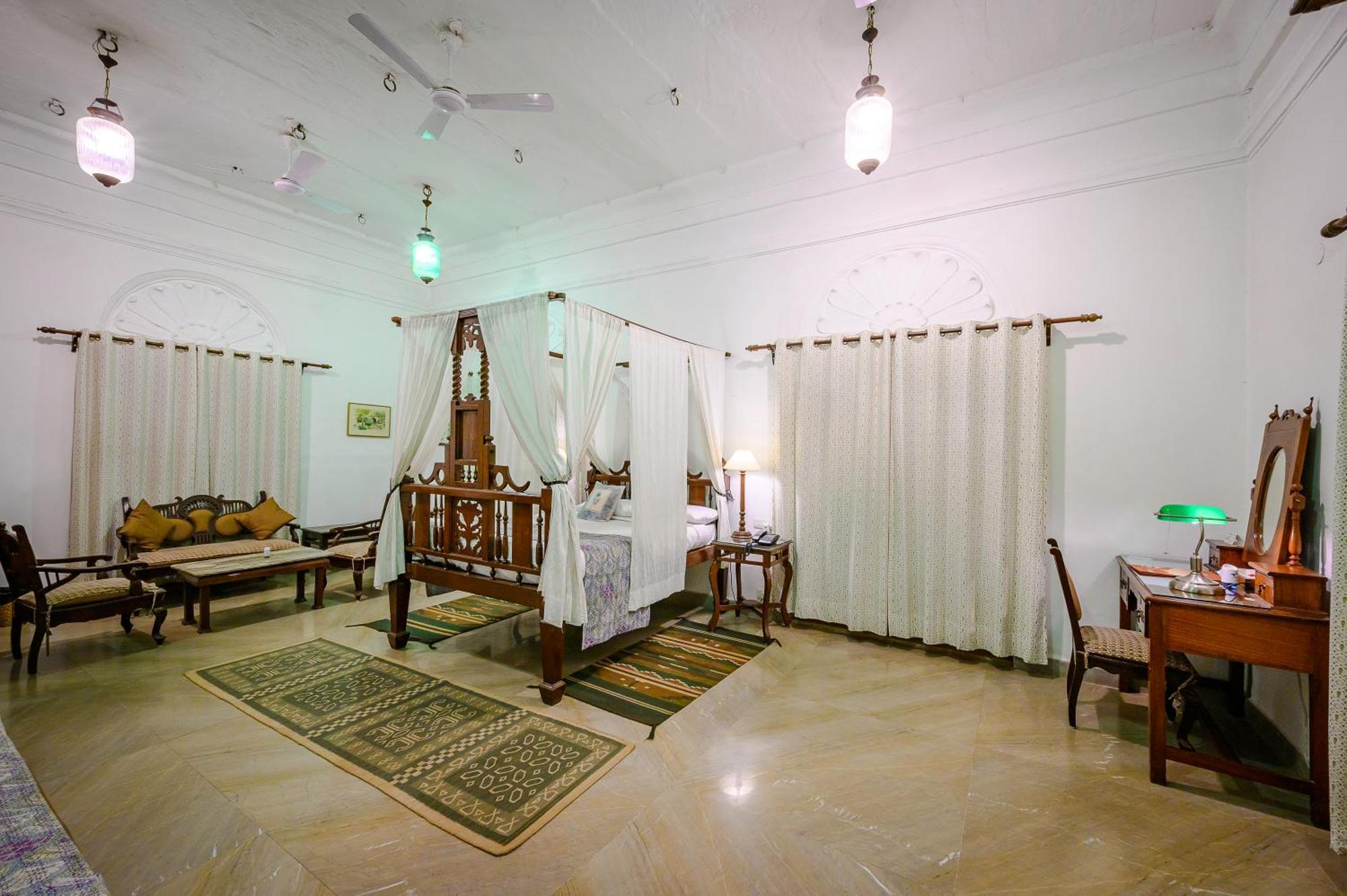 Neemrana'S - Deo Bagh Hotel Gwalior Bagian luar foto