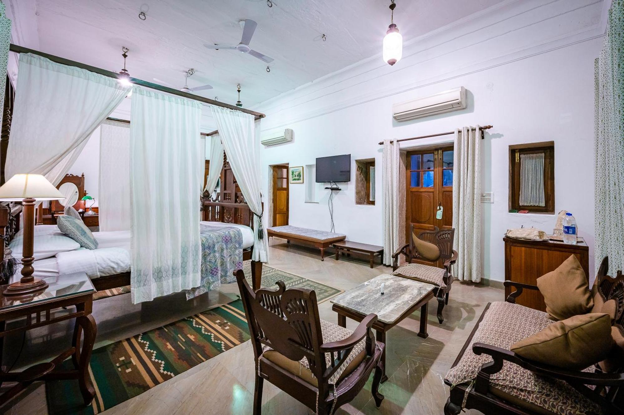 Neemrana'S - Deo Bagh Hotel Gwalior Bagian luar foto